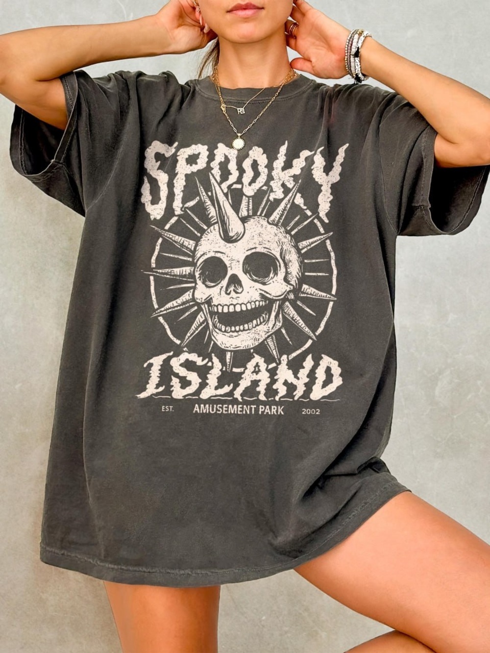 Spooky Island Graphic Tee - comfort pepper
